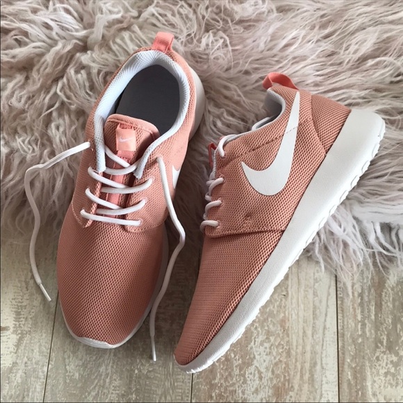 NWT🦄Nike Roshe Pink - Picture 3 of 8